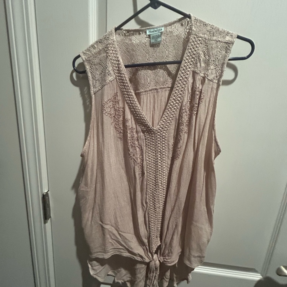 Nostalgia Women's Lace Trim Sleeveless Blouse - Cream